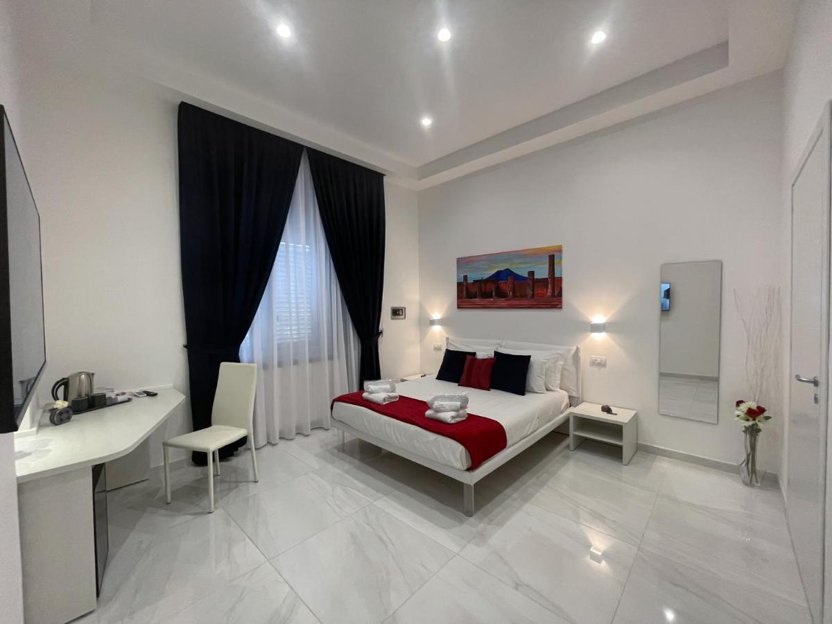 Villa Gabriella - Rooms & Breakfast Сант'Агнело Екстериор снимка
