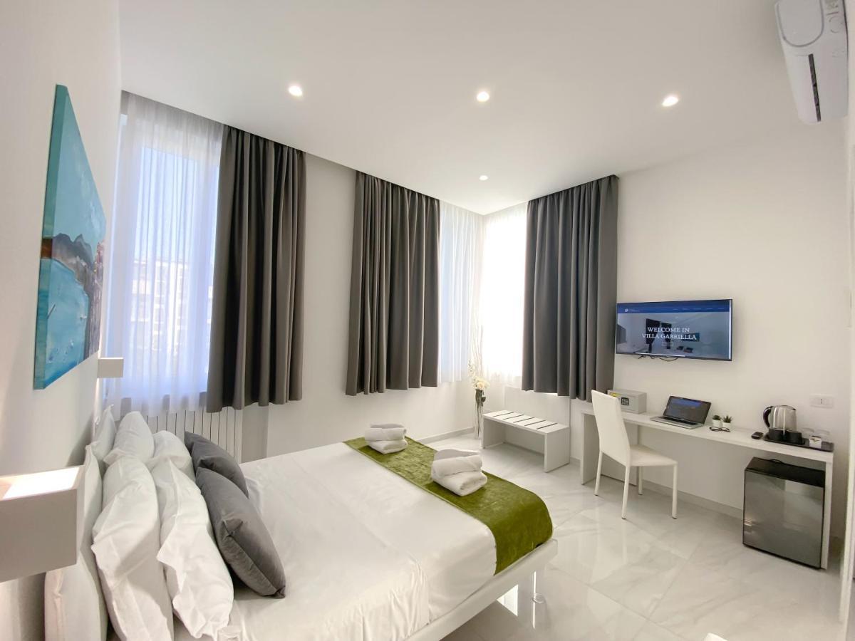 Villa Gabriella - Rooms & Breakfast Сант'Агнело Екстериор снимка