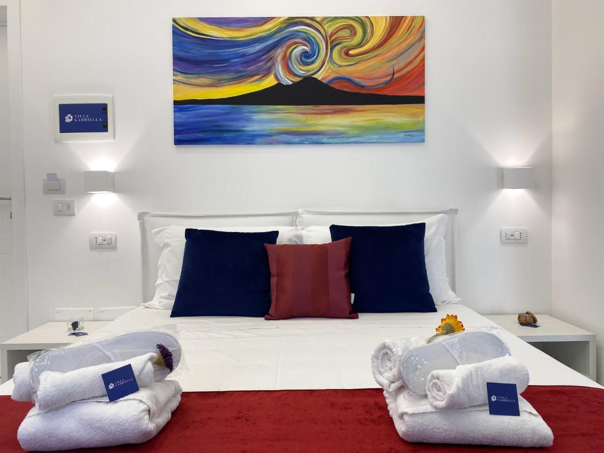 Villa Gabriella - Rooms & Breakfast Сант'Агнело Екстериор снимка