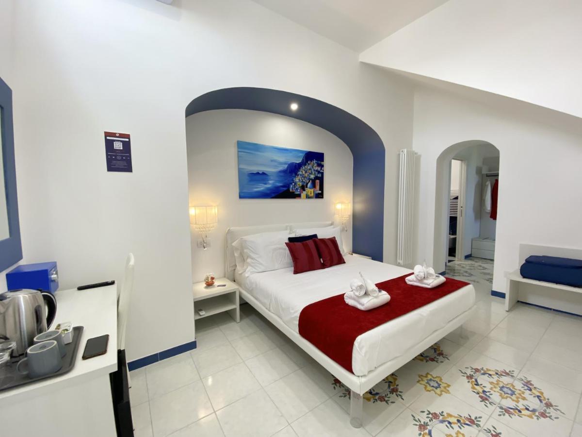 Villa Gabriella - Rooms & Breakfast Сант'Агнело Екстериор снимка