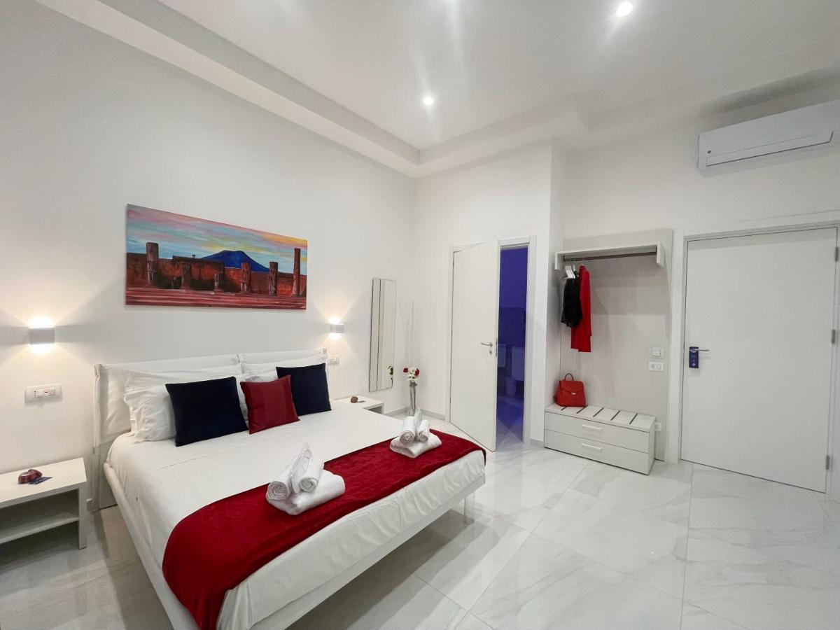Villa Gabriella - Rooms & Breakfast Сант'Агнело Екстериор снимка