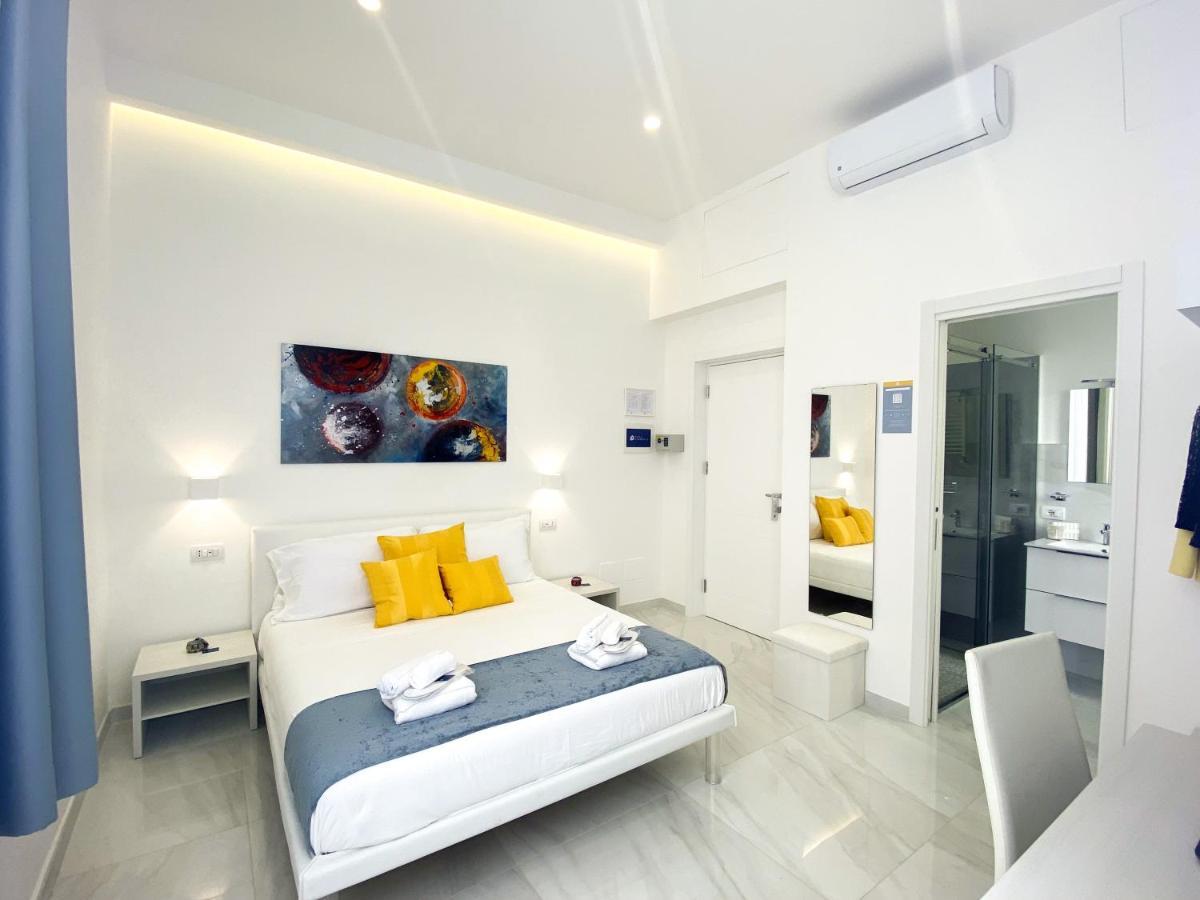 Villa Gabriella - Rooms & Breakfast Сант'Агнело Екстериор снимка