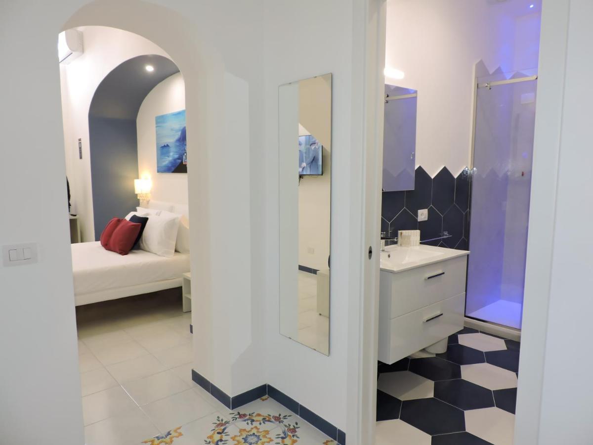 Villa Gabriella - Rooms & Breakfast Сант'Агнело Екстериор снимка