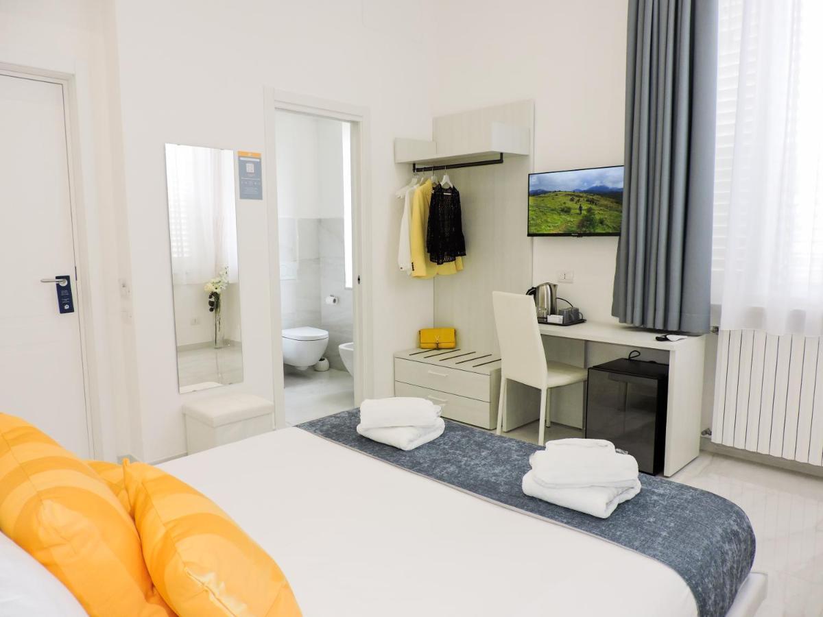 Villa Gabriella - Rooms & Breakfast Сант'Агнело Екстериор снимка