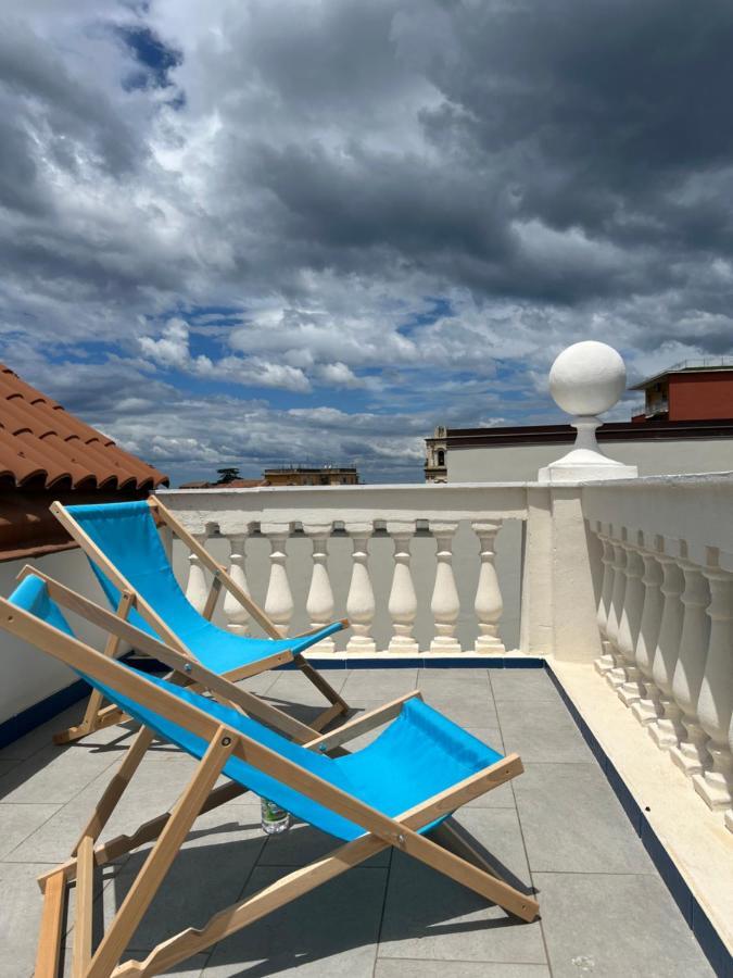 Villa Gabriella - Rooms & Breakfast Сант'Агнело Екстериор снимка