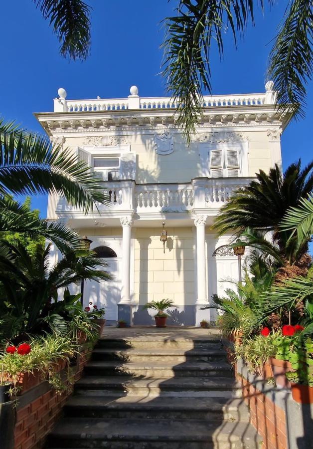 Villa Gabriella - Rooms & Breakfast Сант'Агнело Екстериор снимка